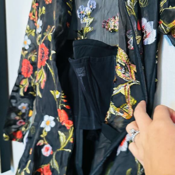 OSCAR DE LA RENTA Black Floral Hand Embroidered Tulle Beaded Midi Dress Size 6 - Picture 10 of 13